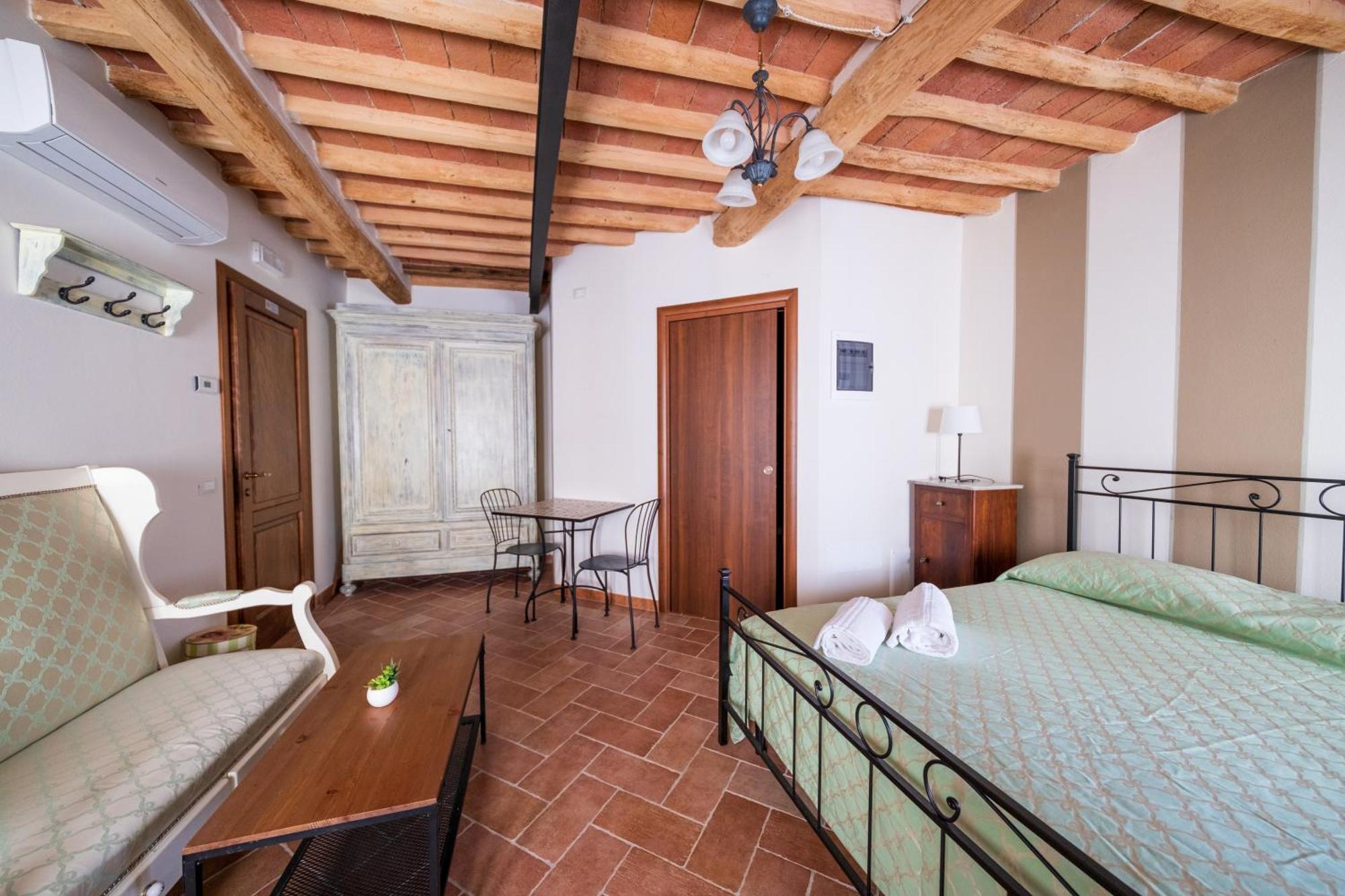 Hotel Il Leoncino Palaia Esterno foto
